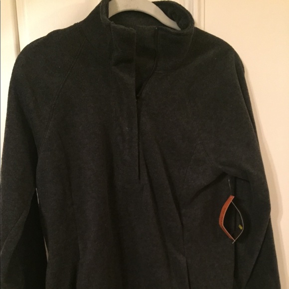 Old Navy Sweaters - LC SALE NWT!! gray pullover